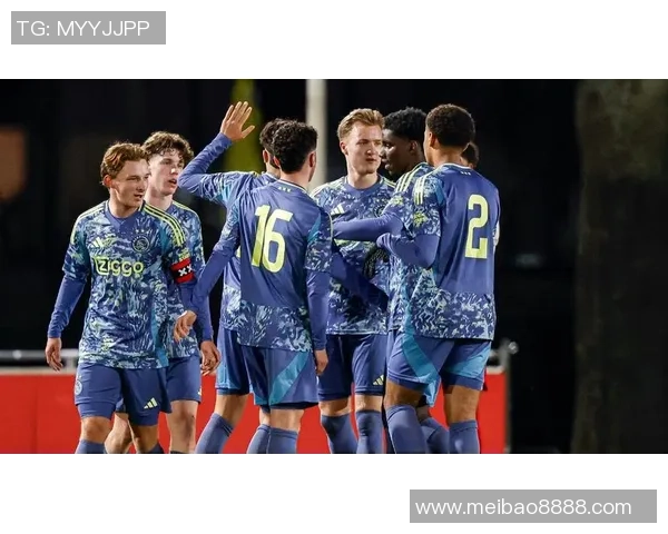 乌德勒与阿贾克斯激战正酣谁能在这场对决中笑到最后