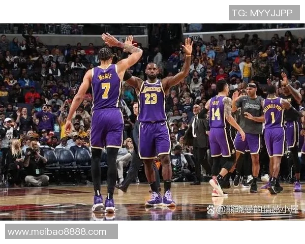 湖人快船夏季联赛精彩对决展现年轻球员无限潜力与竞争激情